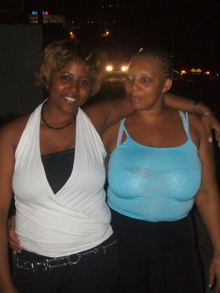 la binecha et moi à nous la piste de danse!!!!
