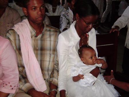 Papa & maman ne vous arrêtez surtout pas au baptême hihi...ya le mariage après...badam